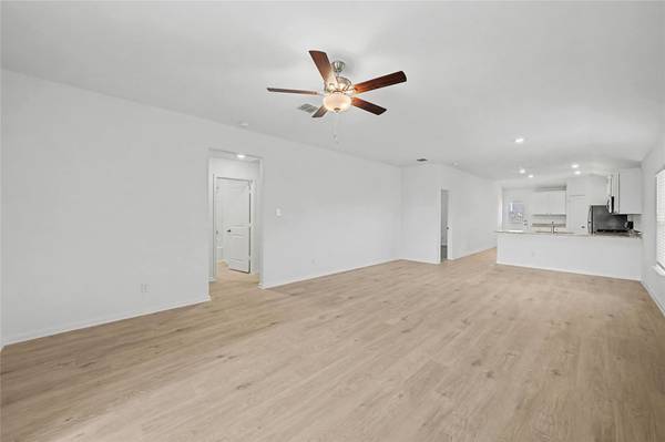 202 Myrtle Oak DR, Maxwell, TX 78656