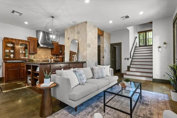 1711 Ravey ST #1711, Austin, TX 78704