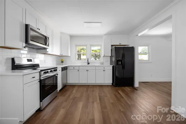 445 Oakwood AVE, Mooresville, NC 28115