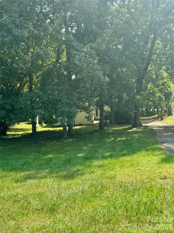 142 harbor point DR #31, Cherryville, NC 28021