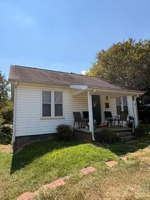 142 E Catawba AVE, Mount Holly, NC 28120