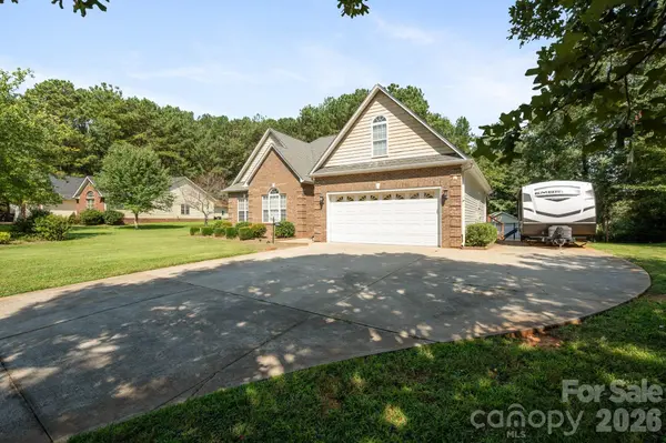 136 Gibralter Point RD, Dallas, NC 28034