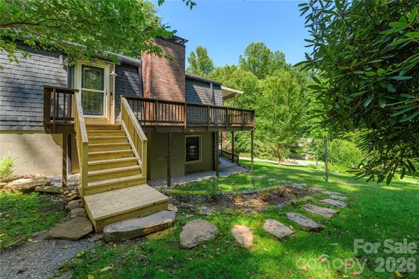477 Locust DR, Maggie Valley, NC 28751