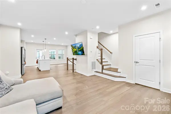 563 Nantahala DR, Charlotte, NC 28211