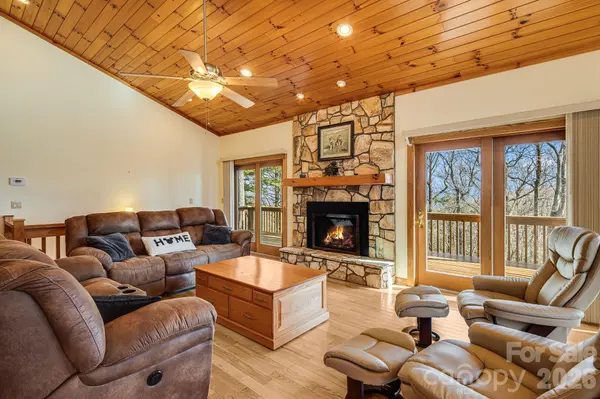20 Stony Crest DR, Spruce Pine, NC 28777