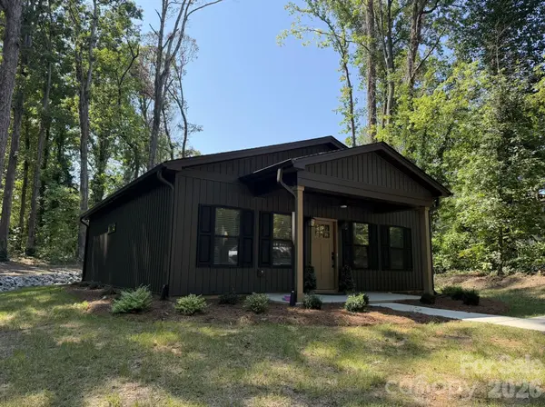 204 E Poplar ST, Stanley, NC 28164