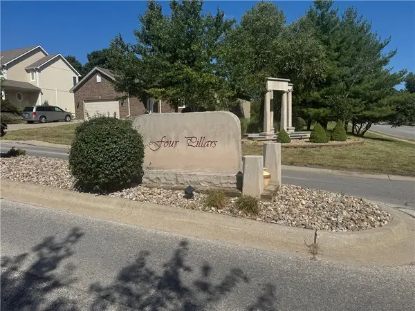 1816 NE Volos CT, Blue Springs, MO 64029