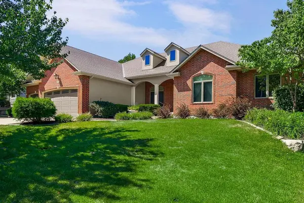1600 Hedgewood LN, Lee's Summit, MO 64081