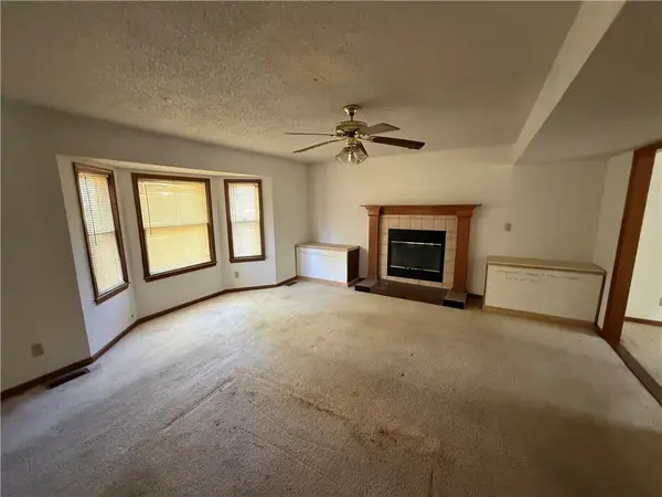 1101 Somerset CIR, Lawrence, KS 66049