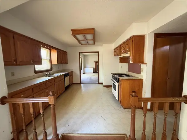1101 Somerset CIR, Lawrence, KS 66049