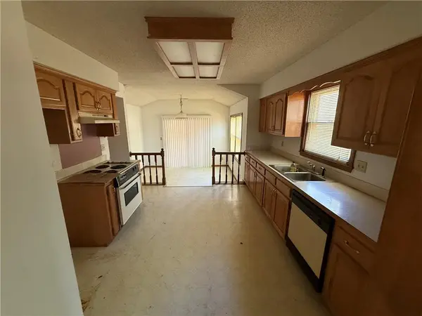 1101 Somerset CIR, Lawrence, KS 66049