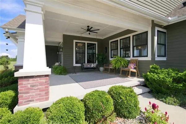 13515 Claire CT, Lake Lotawana, MO 64034