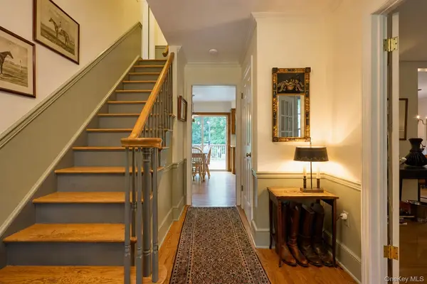 232 Hunt LN, North Salem, NY 10560