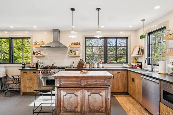 191 Bull PATH, East Hampton, NY 11937