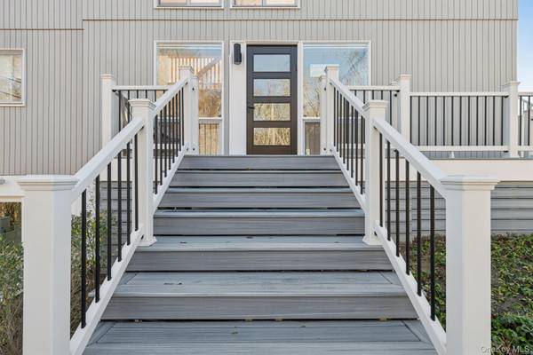 18 Tara RD, Montauk, NY 11954