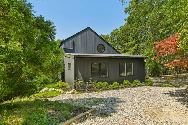 12 Deep View CT, Wainscott, NY 11937