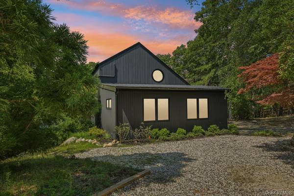 12 Deep View CT, Wainscott, NY 11937