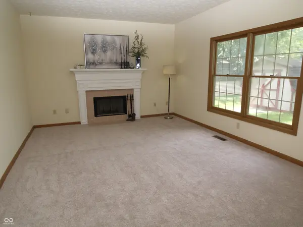 10350 Foxwood DR W, Carmel, IN 46280