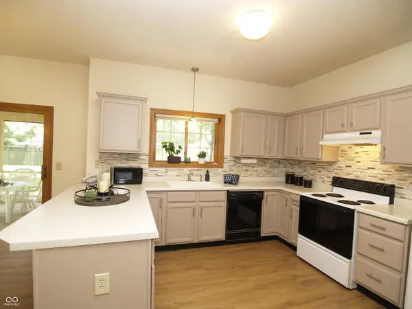 10350 Foxwood DR W, Carmel, IN 46280