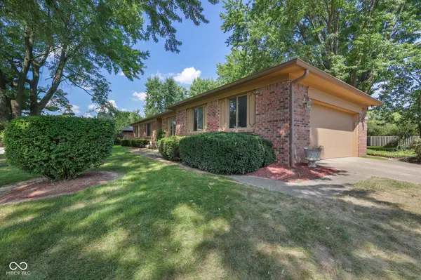 199 N Windmill TRL, Greenwood, IN 46142