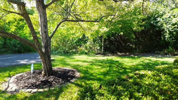 2580 N Willow WAY, Indianapolis, IN 46268