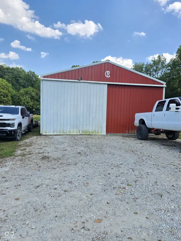 9099 Pipe Creek RD, Metamora, IN 47030