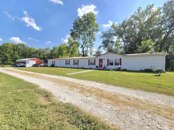 9099 Pipe Creek RD, Metamora, IN 47030