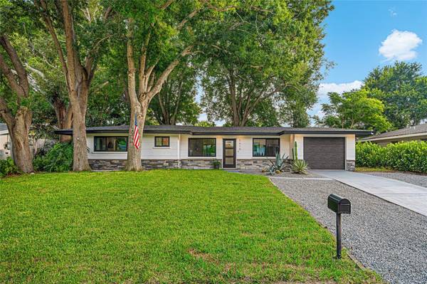 2410 VALENCIA DR, Sarasota, FL 34239