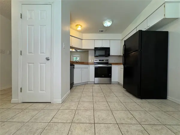 215 PINEHURST DR, Auburndale, FL 33823