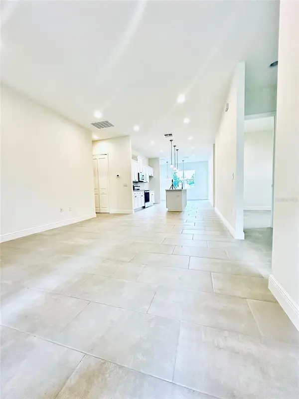 562 KILIMANJARO DR, Kissimmee, FL 34758