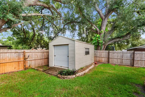 216 SHORE LOOP, Winter Haven, FL 33884