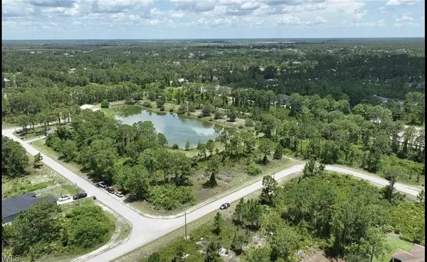 733 AZURE AVE, Lehigh Acres, FL 33974