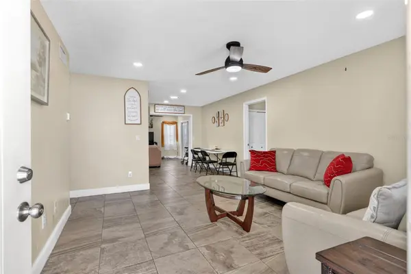 558 BROADMOOR DR, Orlando, FL 32809