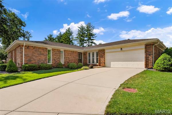 4538 Bryncastle PL, St Louis, MO 63128