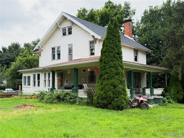 303 W Washington ST, Griggsville, IL 62340