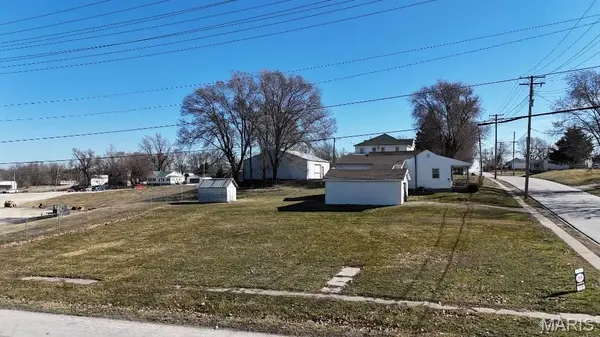 106 E Benson ST, Pittsfield, IL 62363