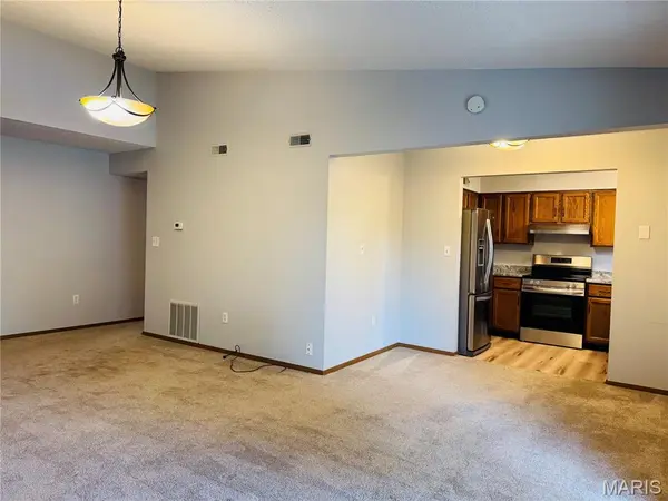 808 Huckleberry Heights DR, Hannibal, MO 63401