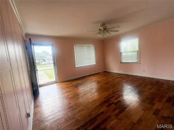 2003 Stonewall DR, Caruthersville, MO 63830