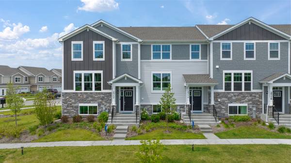 567 Wolverine DR, Aurora, IL 60502