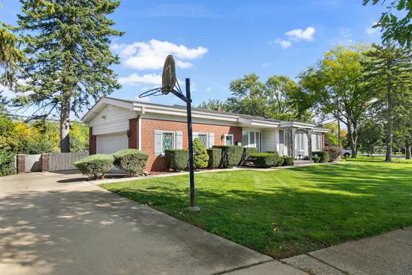393 E Park AVE, Elmhurst, IL 60126