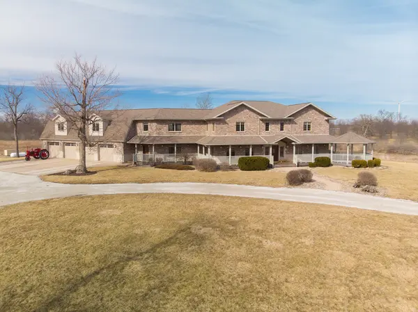 8144 N 3100 East RD, Arrowsmith, IL 61722