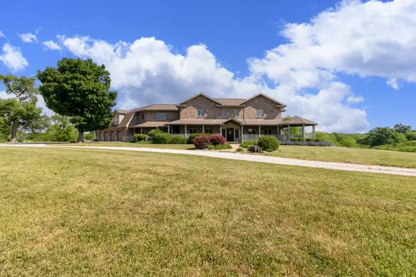 8144 N 3100 East RD, Arrowsmith, IL 61722