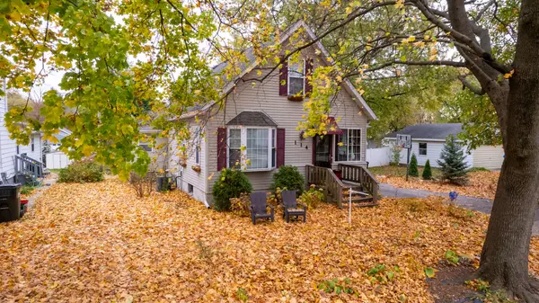 114 N Stott ST, Genoa, IL 60135