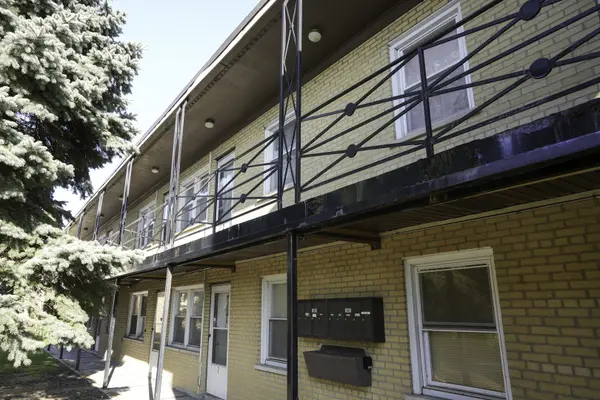 4014 W 103rd ST, Oak Lawn, IL 60453