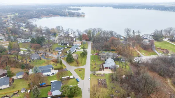 39004 89th ST, Burlington, WI 53105