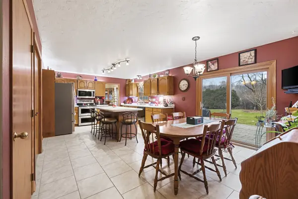 39004 89th ST, Burlington, WI 53105