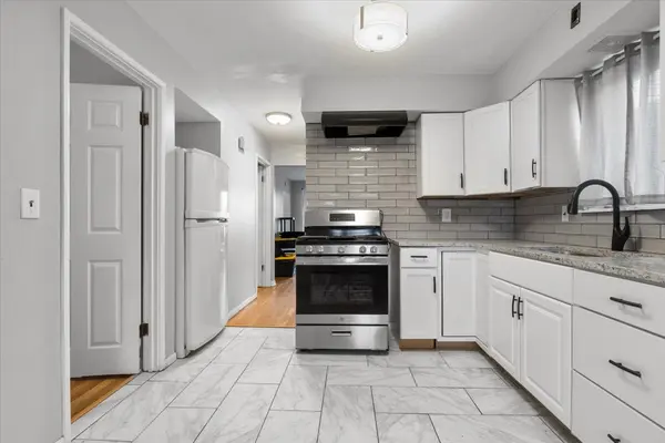 8053 S State ST, Chicago, IL 60619