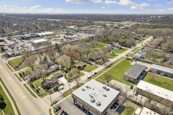 2537 Seminary AVE Des Plaines, IL 60016