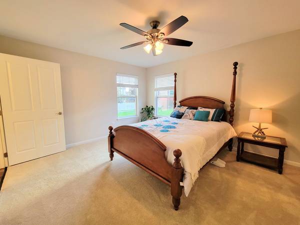 1150 ARBOR CIR Lindenhurst, IL 60046