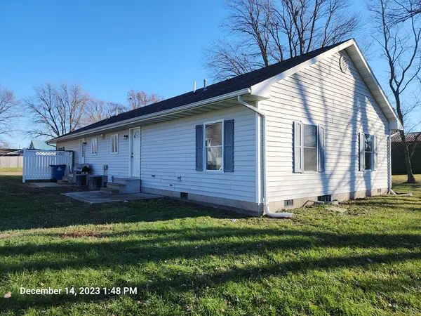 104 Josephine ST S, Atlanta, IL 61723